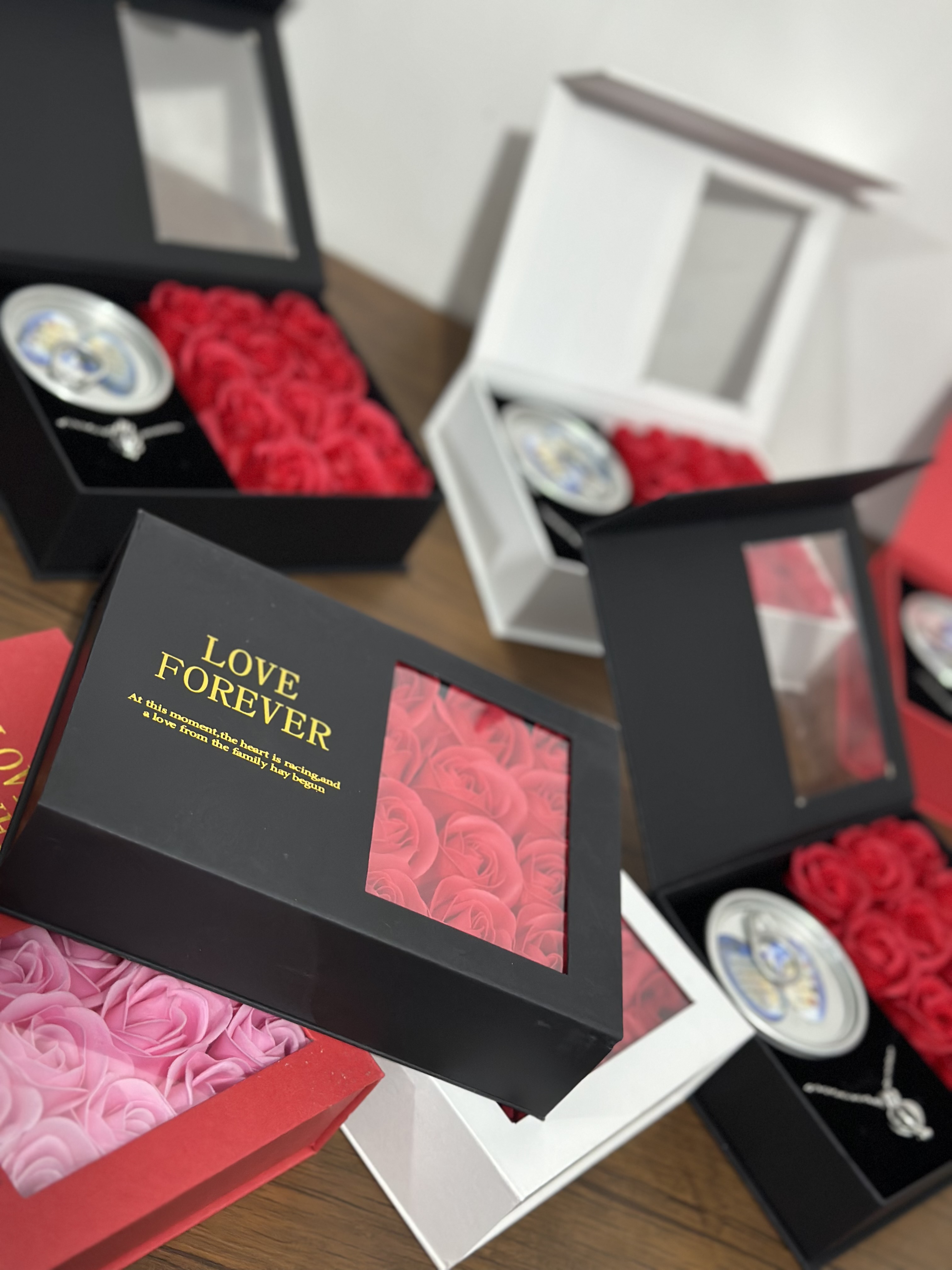 باکس گل مروارید عشق کادویی گردنبند مروارید پرورشی اصل